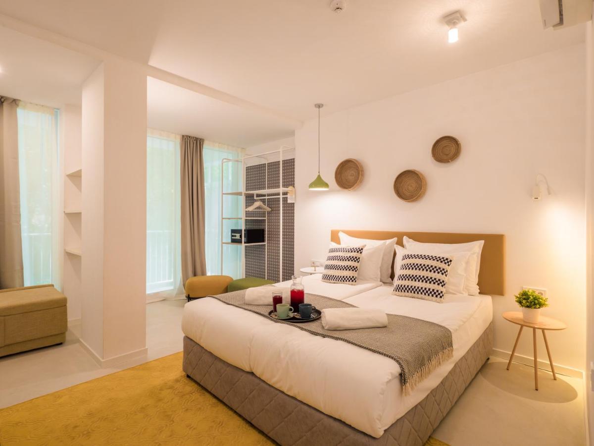 Ibis Styles Golden Sands Roomer Hotel Exterior photo