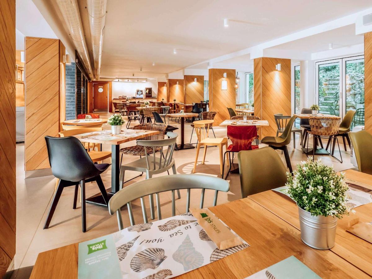 Ibis Styles Golden Sands Roomer Hotel Exterior photo